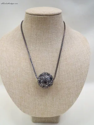 ADO | Grey/Black Necklace with Pendant