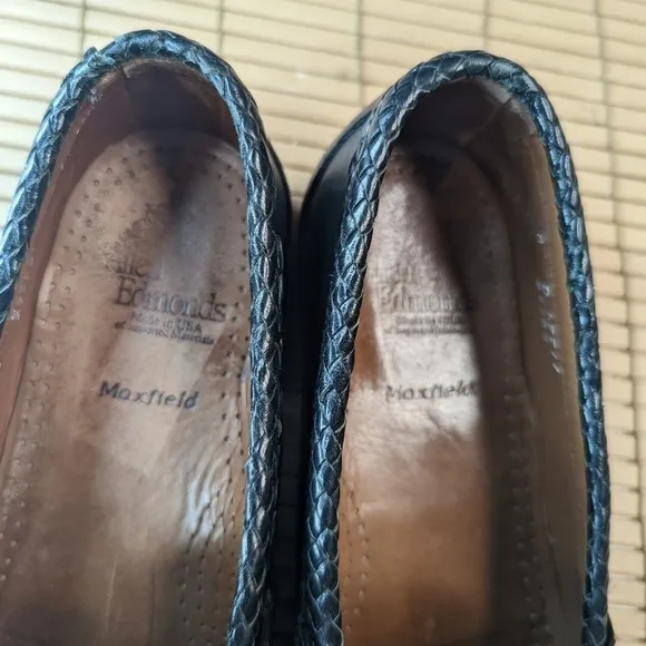 Allen Edmonds Men’s Size 8DMaxfield Dress Loafer Shoe Black Leather Tassels. Gre