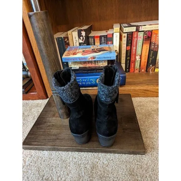 AQUATALIA mia black suede wedge boot sz 5.5 euc