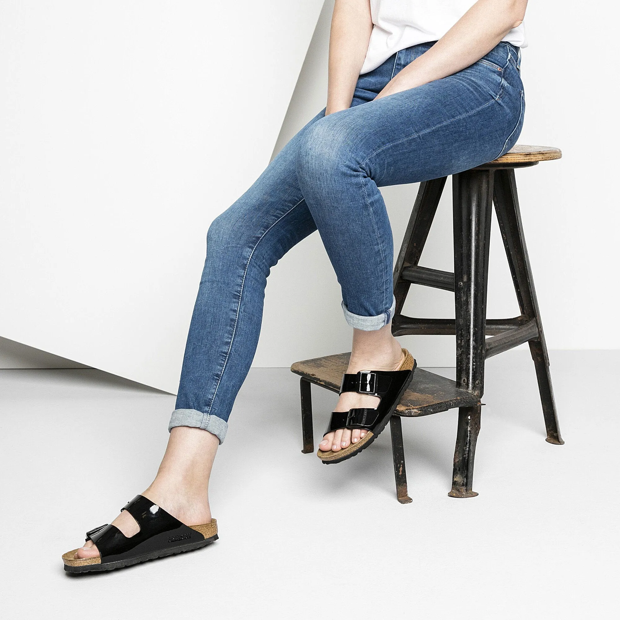 BIRKENTOCK- ARIZONA BIRKO-FLOR PATENT SANDAL