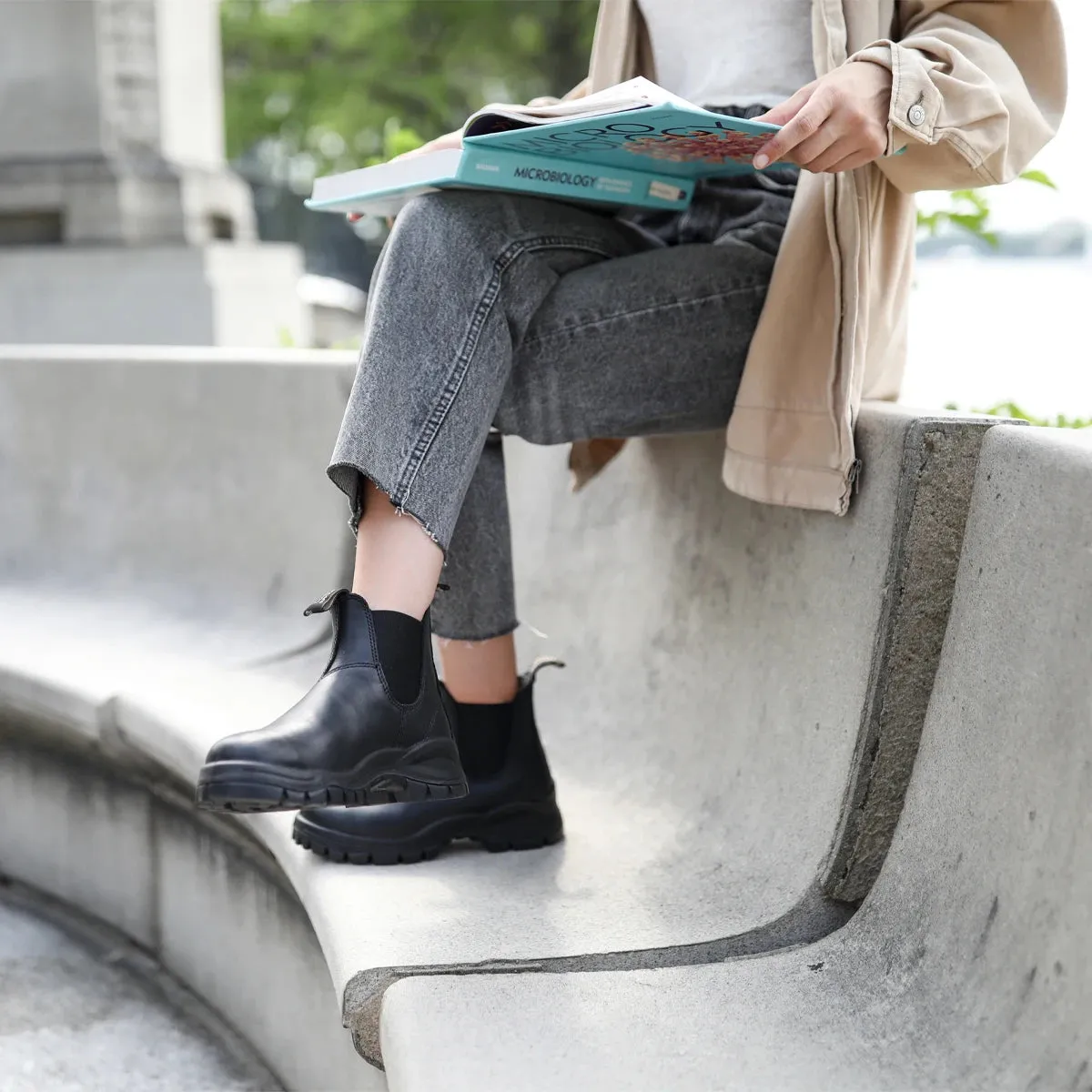 BLUNDSTONE 2240 LUG CHELSEA