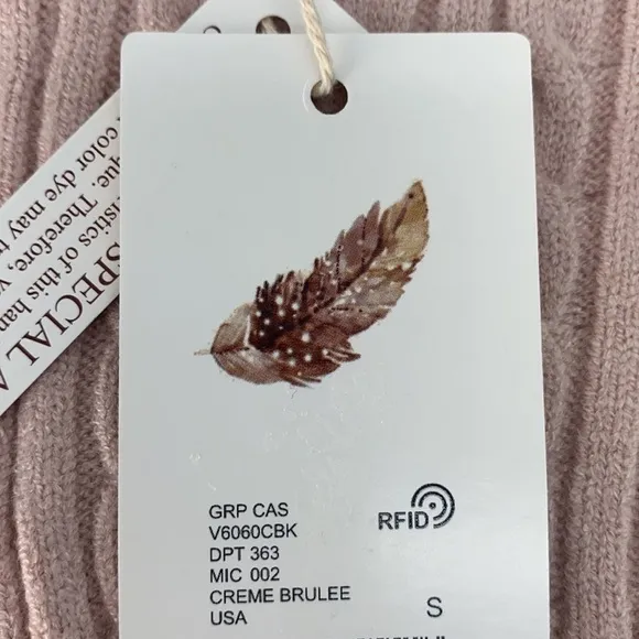 Chelsea &amp; Violet - NWT Creme Soft Pink Knit Shorts Size Small