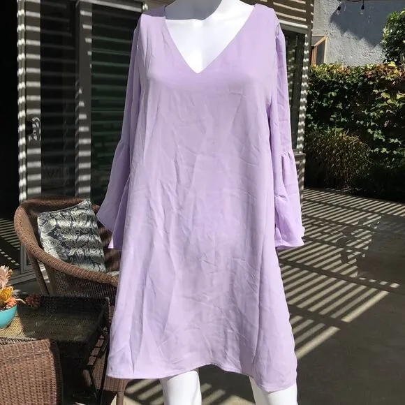 Chelsea 28 Bell Sleeve Shift Dress Size Medium