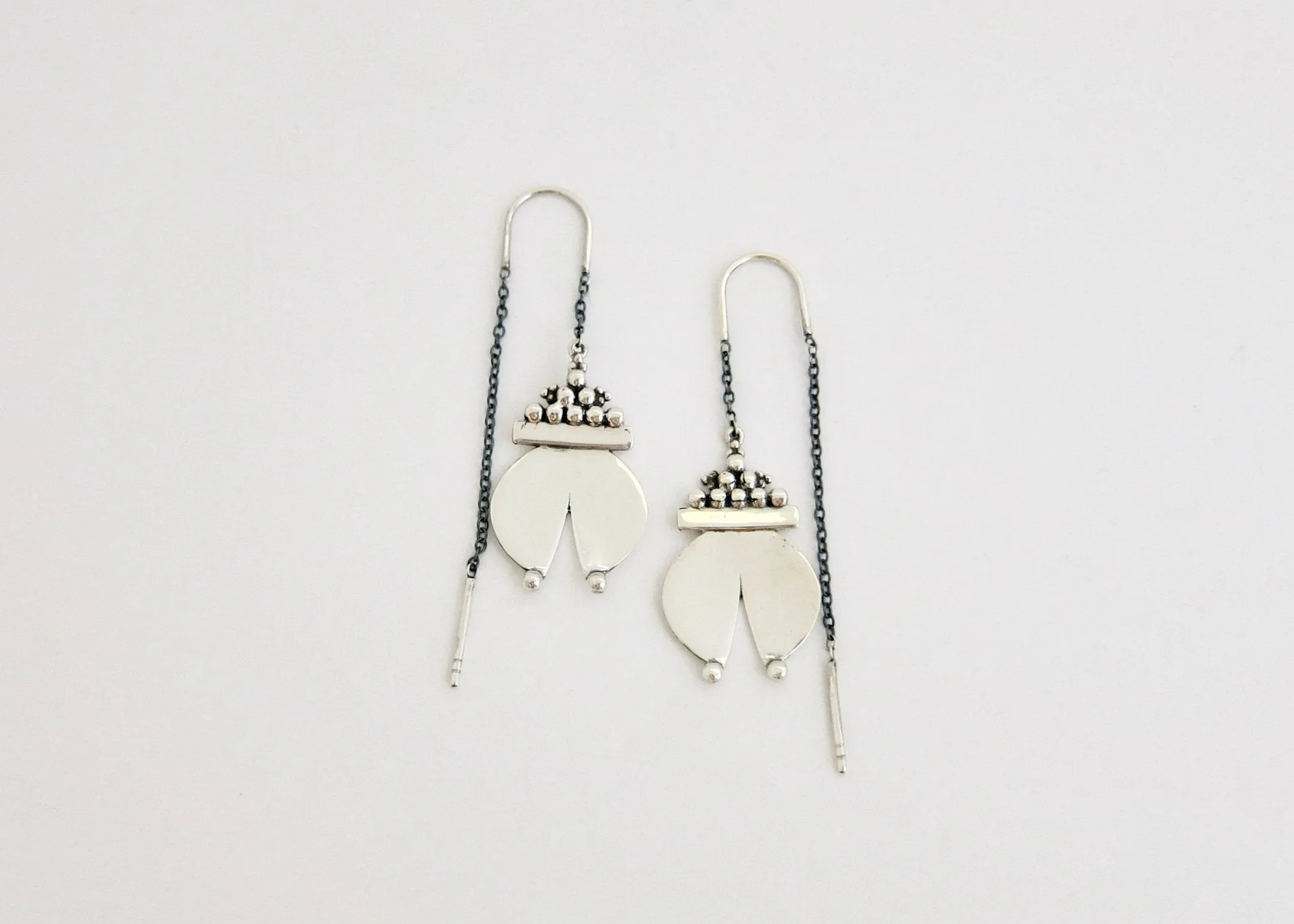 Chic 'Naughara' threader earrings