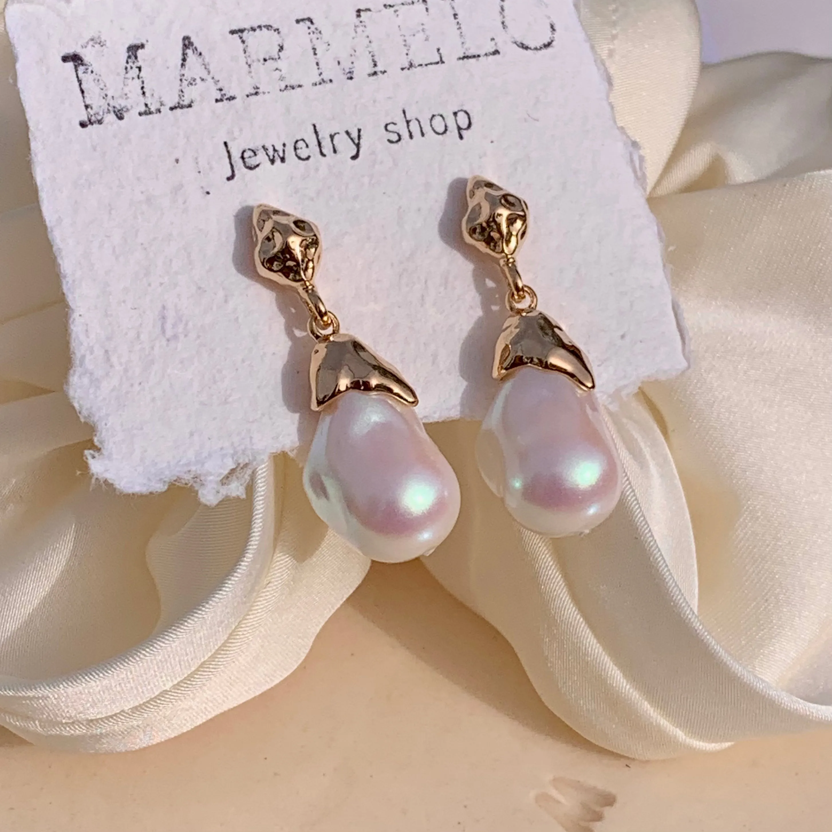 [Clip on] Aurora's Large Baroque Pearl Drop earrings