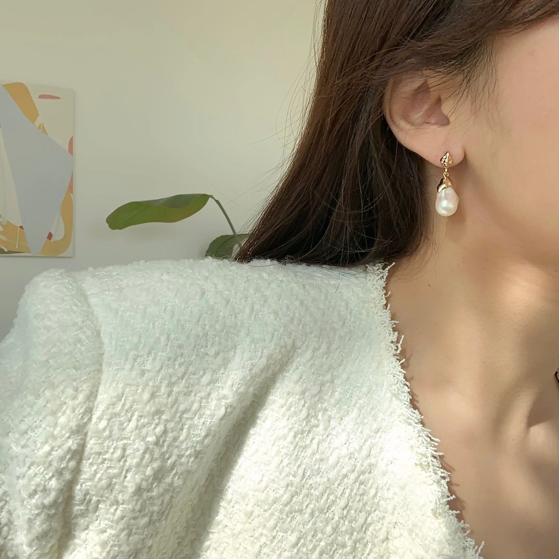 [Clip on] Aurora's Large Baroque Pearl Drop earrings