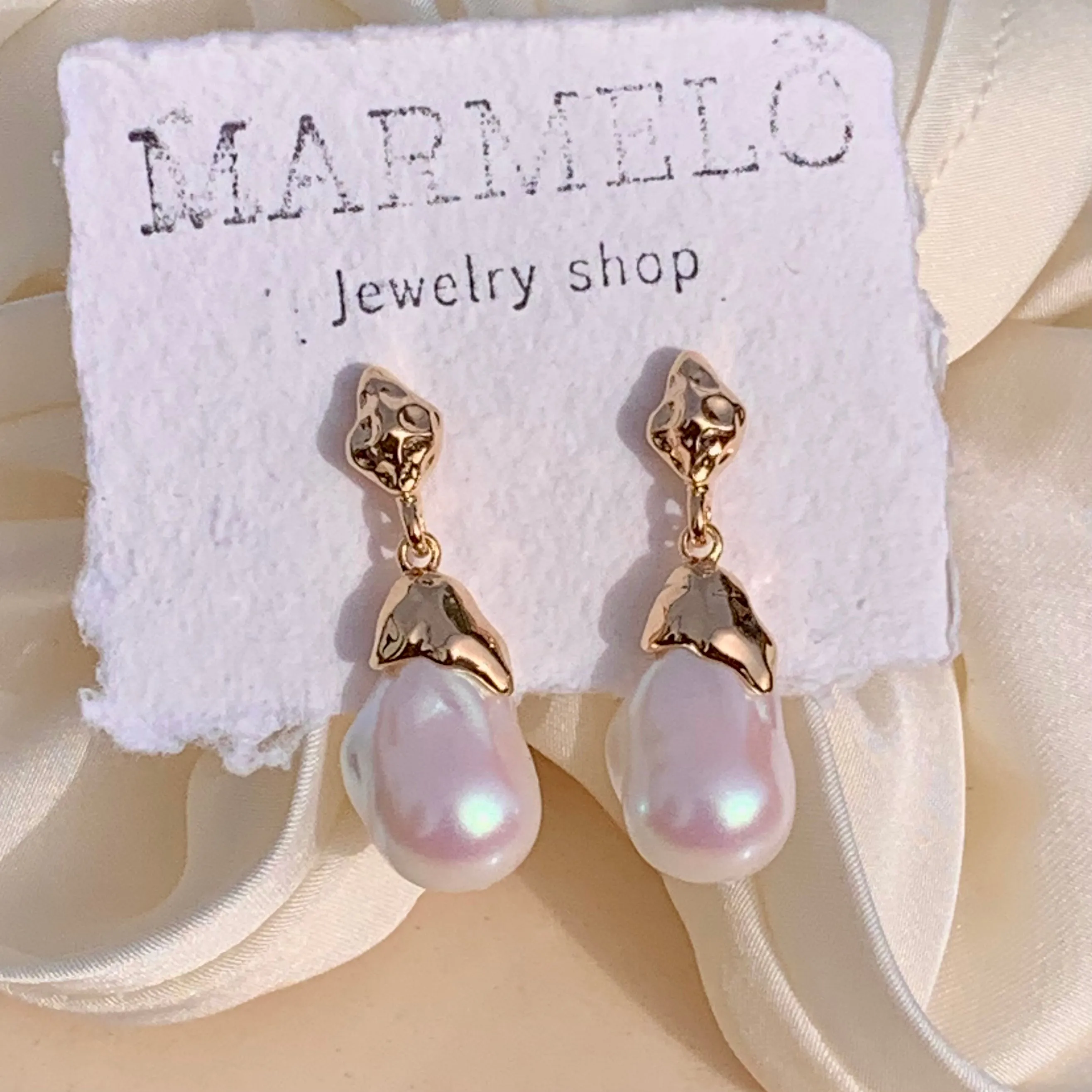 [Clip on] Aurora's Large Baroque Pearl Drop earrings