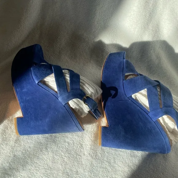 DOLCE VITA blue suede wedge