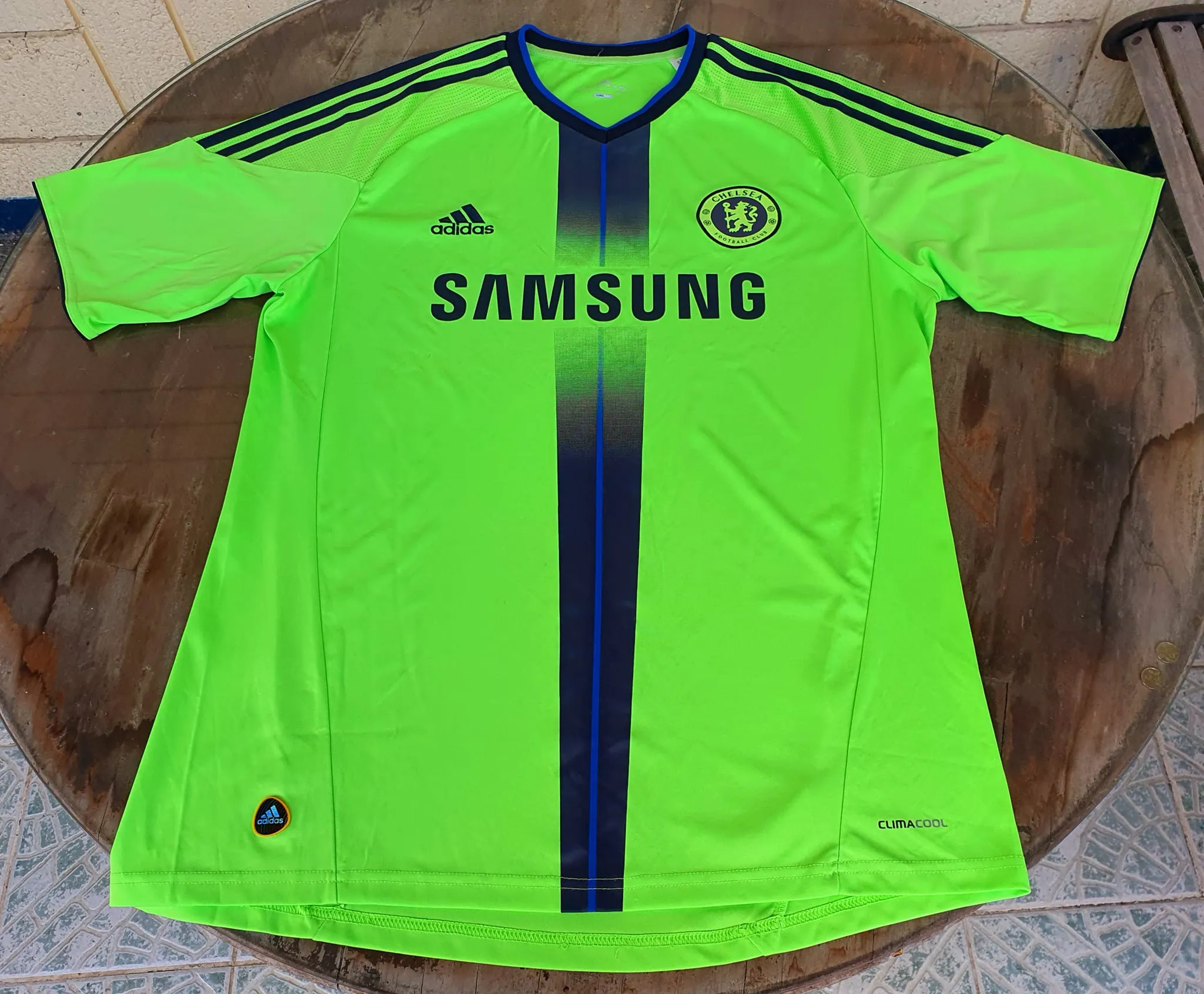 ENGLISH PREMIER CHELSEA 2010-11 UEFA CUP QUARTER -FINALS THIRD SHIRT LARGE / CODE # P00189   SOLD OUT!!!