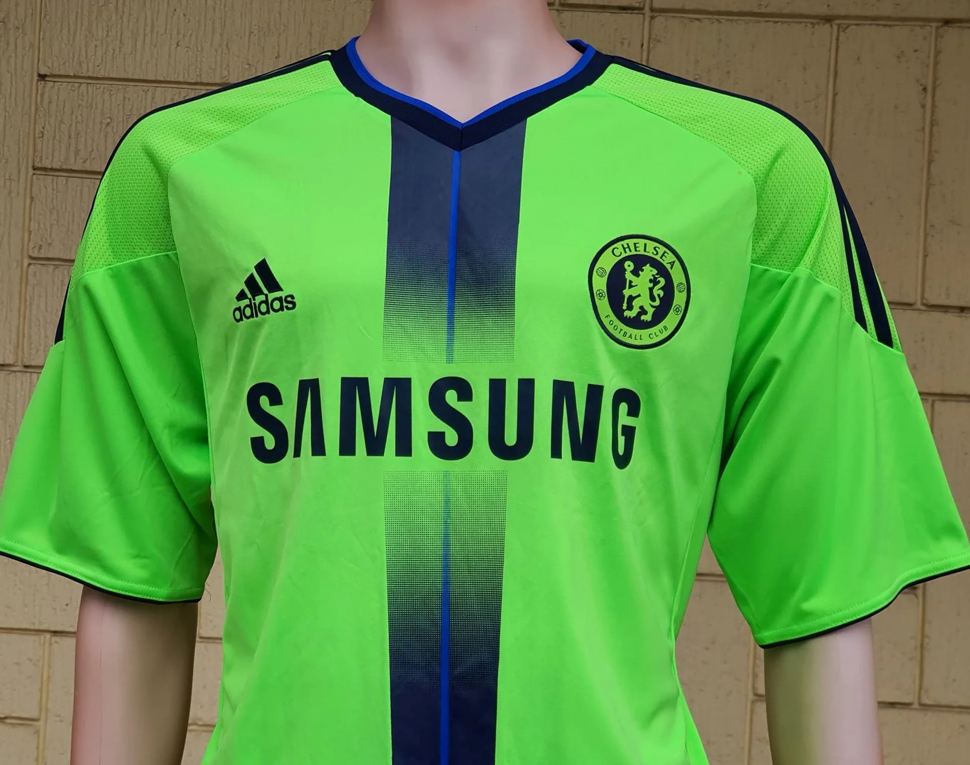 ENGLISH PREMIER CHELSEA 2010-11 UEFA CUP QUARTER -FINALS THIRD SHIRT LARGE / CODE # P00189   SOLD OUT!!!