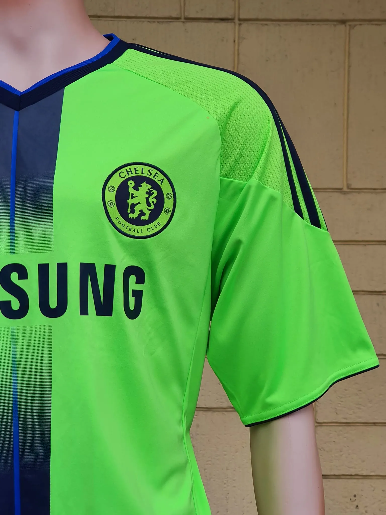 ENGLISH PREMIER CHELSEA 2010-11 UEFA CUP QUARTER -FINALS THIRD SHIRT LARGE / CODE # P00189   SOLD OUT!!!