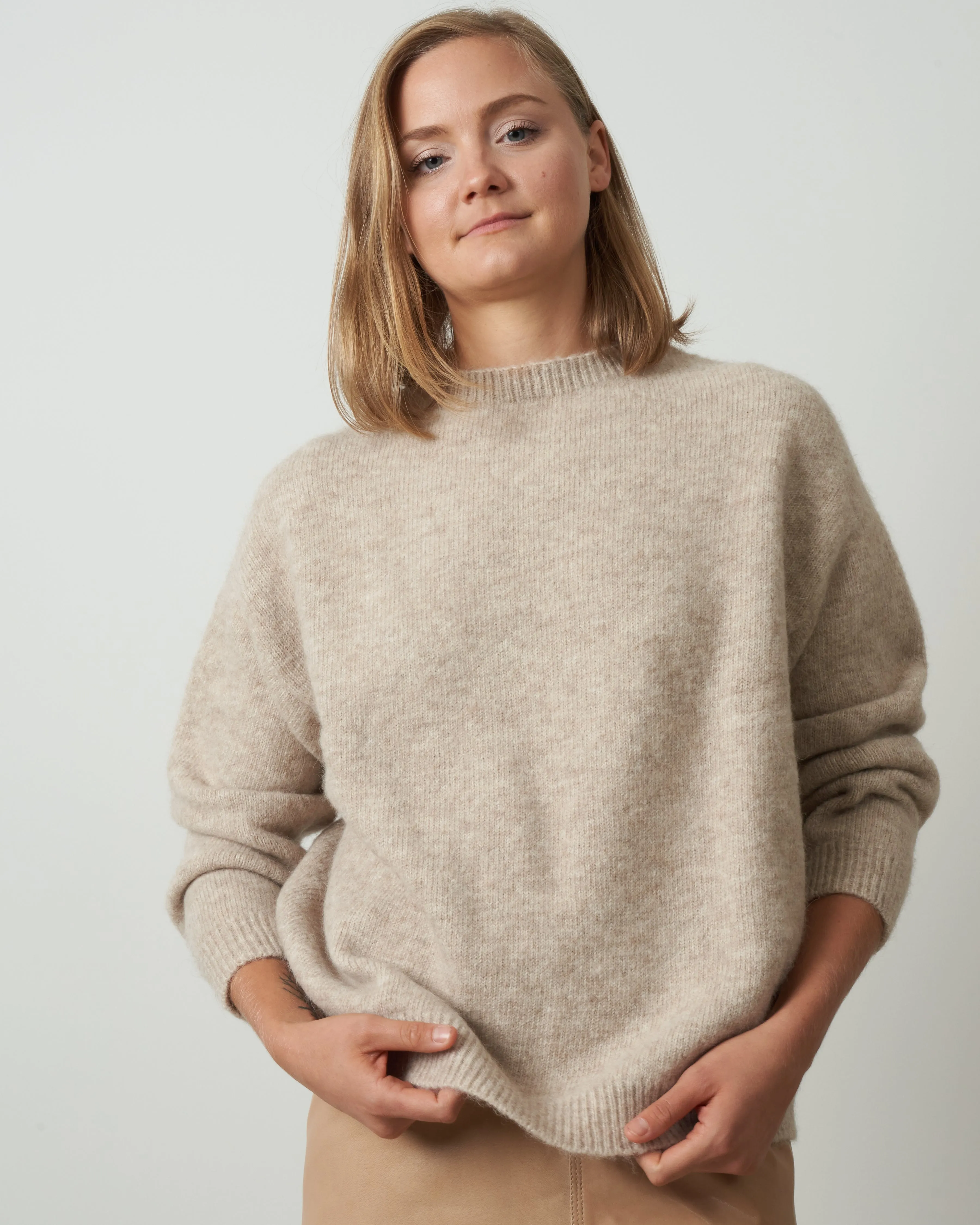fluffy crewneck - hay