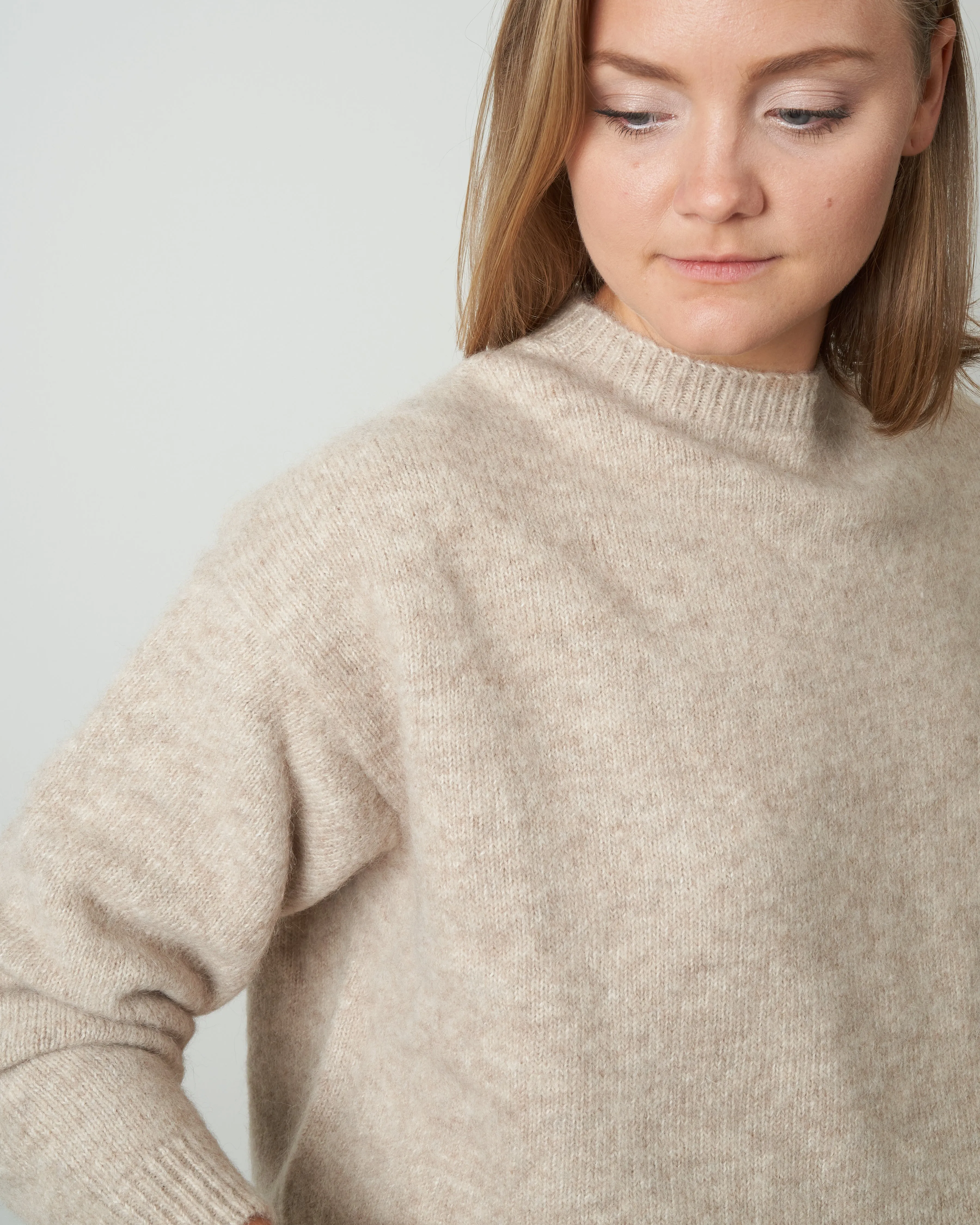 fluffy crewneck - hay