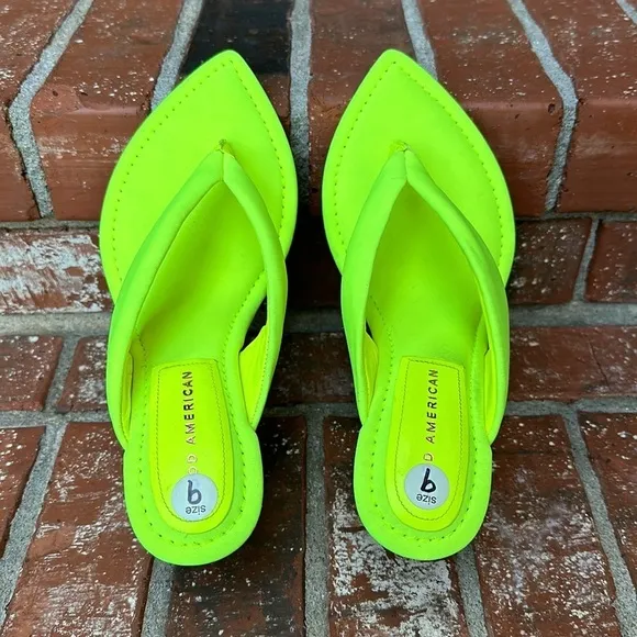 Good American Transparent Wedge Thong Sandal in Neon Yellow Women's Size 9