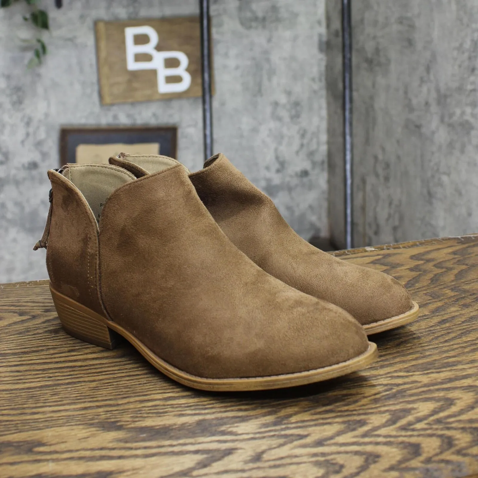 Journee Collection Livvy Back Heel Zip Stacked Heel Booties Taupe Brown 8.5M