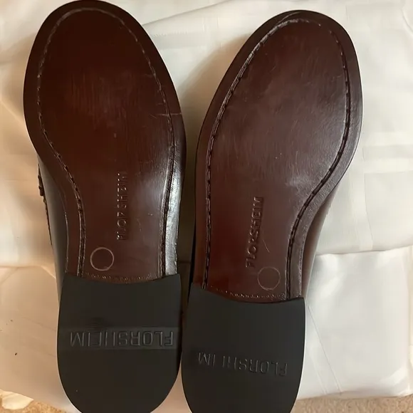 Men’s shoe, penny loafer by Florsheim, Burgundy color size 8D