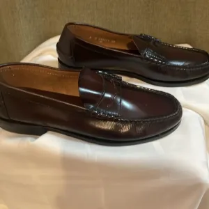Men’s shoe, penny loafer by Florsheim, Burgundy color size 8D