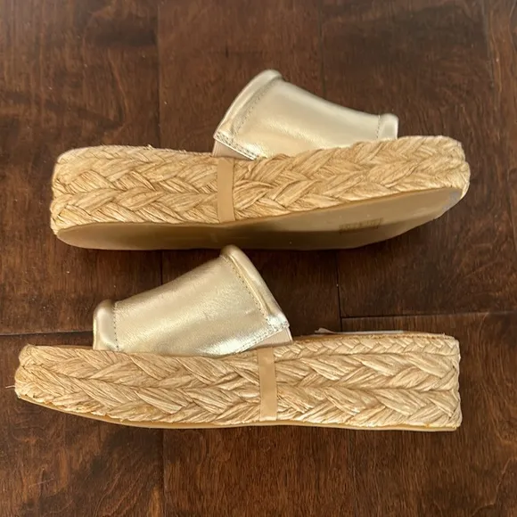 NEW $130 Dolce Vita x Anthropologie Chavi Gold Platform slides women size 8.5