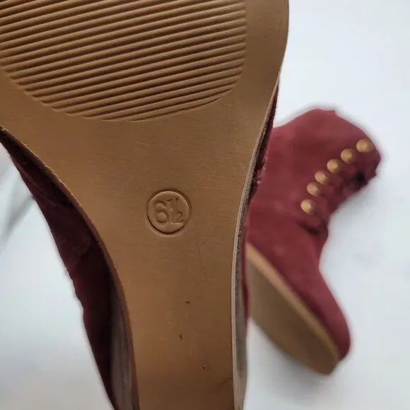 New DIBA Womens boot Size 6.5 burgundy red Suede leather wedge heel lace up