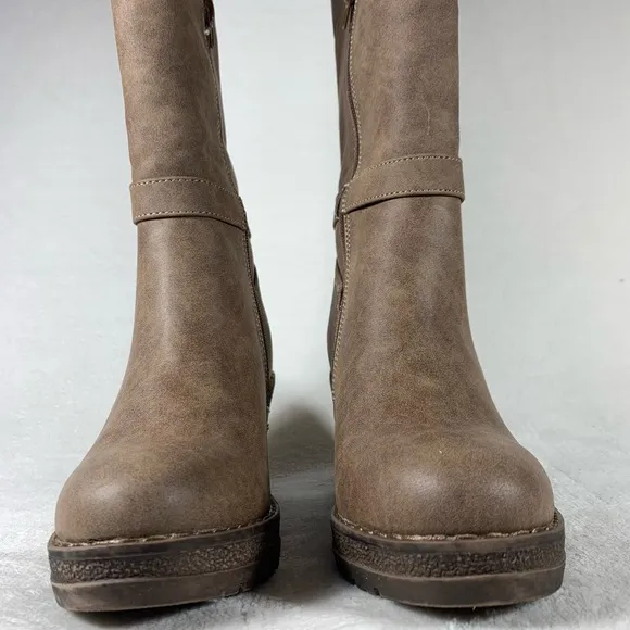 NEW Volatile Women's Cabrillo Tall Wedge Boot Size 6