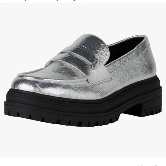 NIB The Drop Women's Ryan Lug Sole Loafer silver metallic size 9 women’s