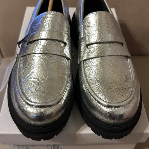 NIB The Drop Women's Ryan Lug Sole Loafer silver metallic size 9 women’s