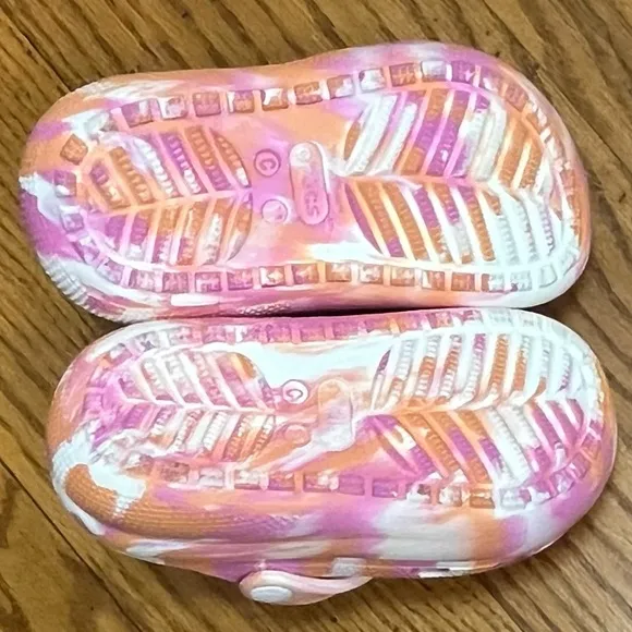 NWOT Crocs Flatform Slide