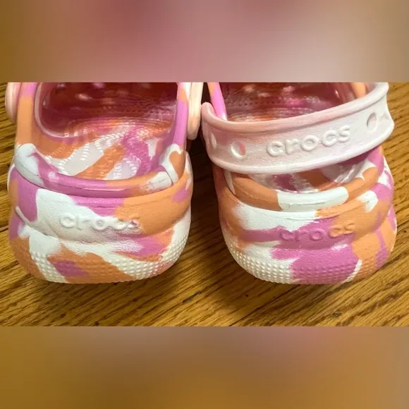 NWOT Crocs Flatform Slide
