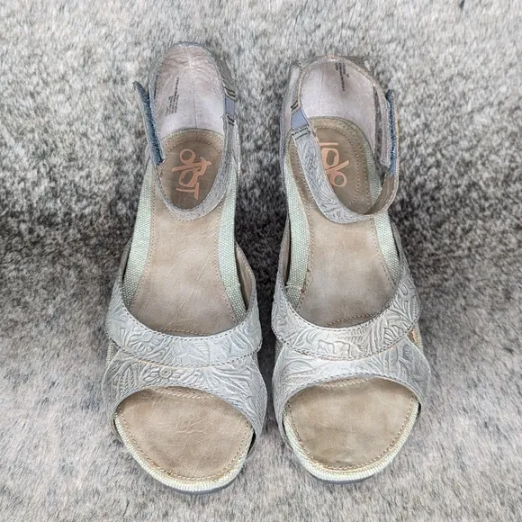 OTBT Hobart Wedge Tooled Leather Sandal Grey Women's 9