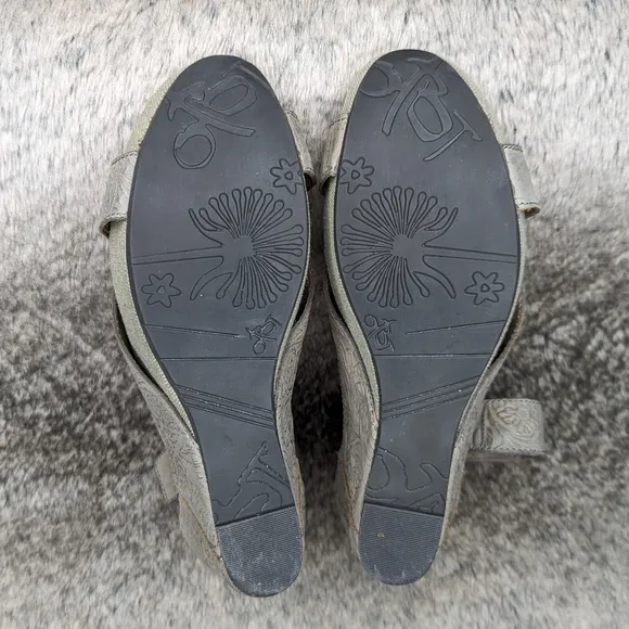 OTBT Hobart Wedge Tooled Leather Sandal Grey Women's 9