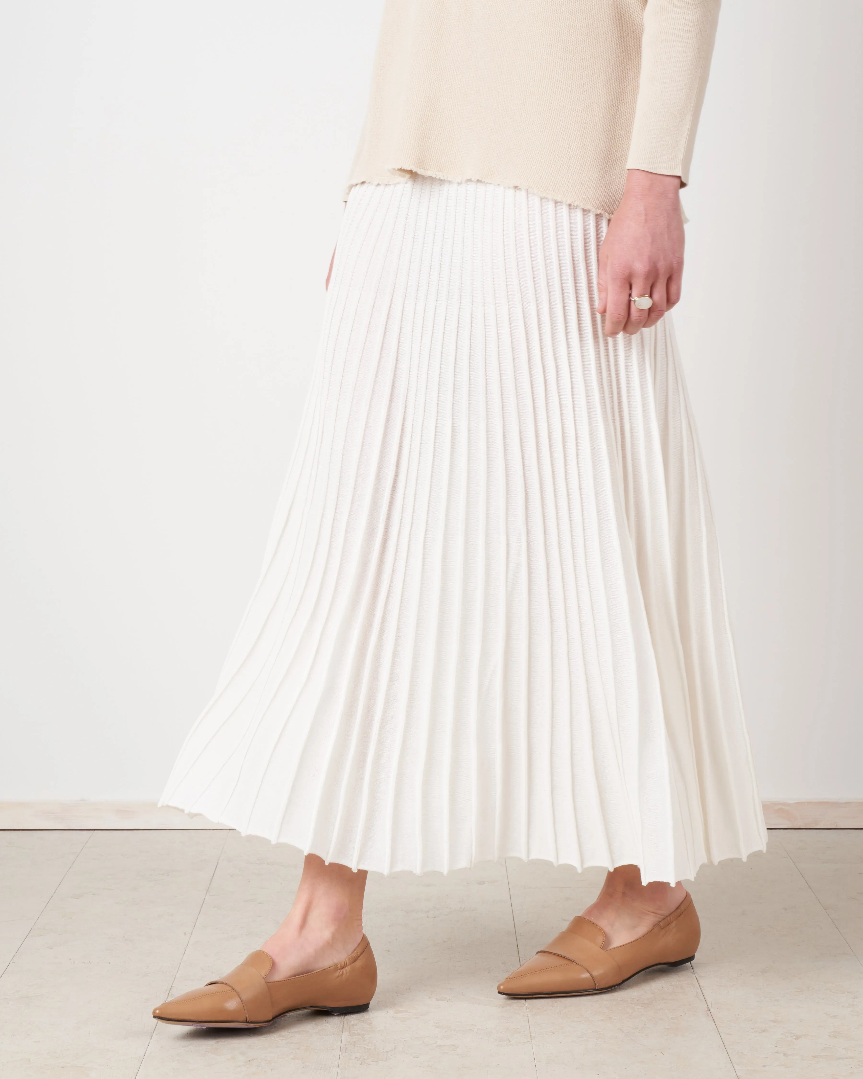 pleated skirt - latte