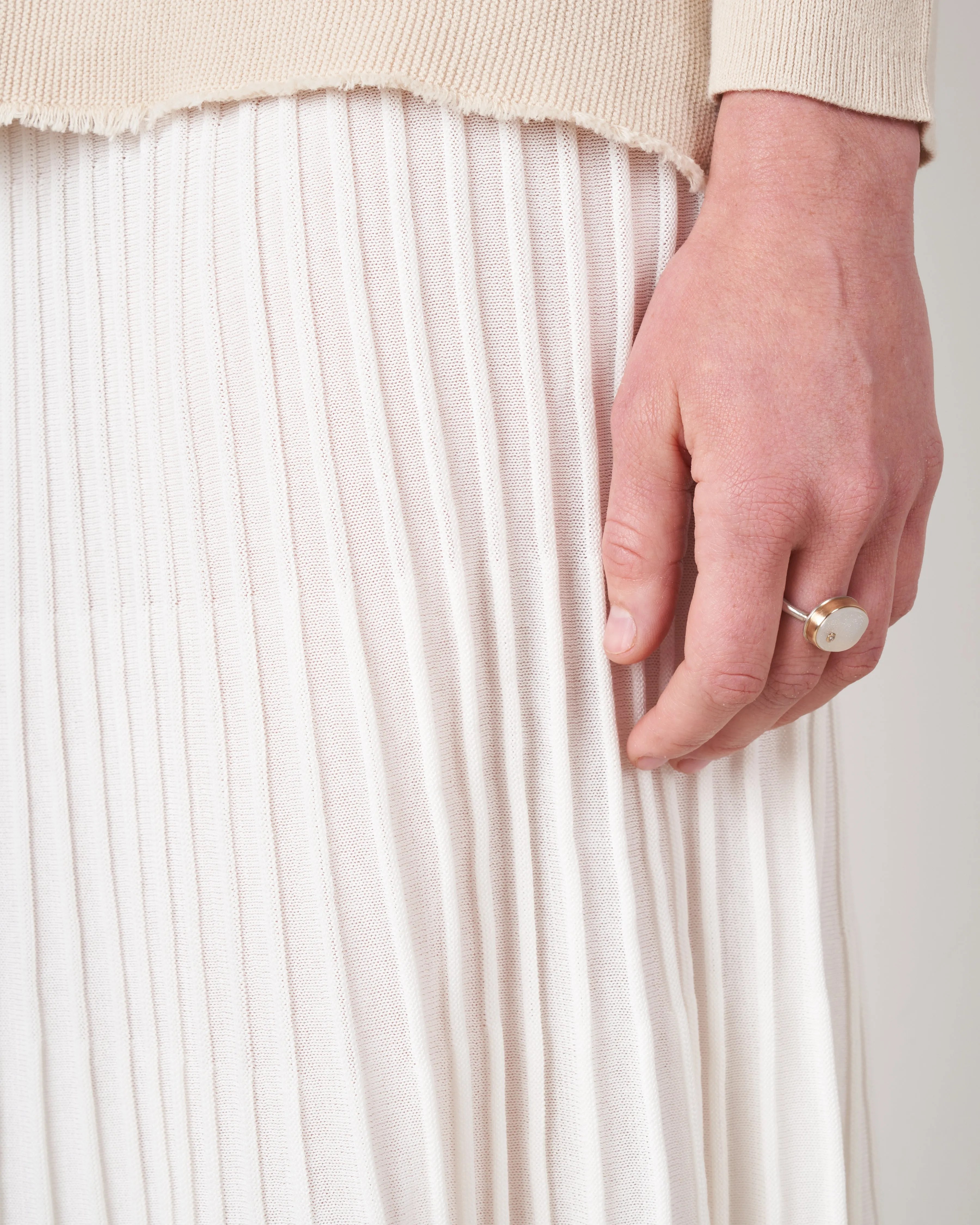 pleated skirt - latte