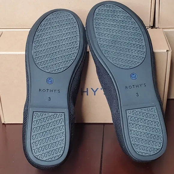 ROTHY'S KIDS LOAFER IN BLACK SOLID