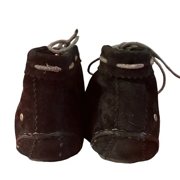 UGG brand leather loafer. Size 11. Gently worn.