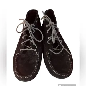 UGG brand leather loafer. Size 11. Gently worn.