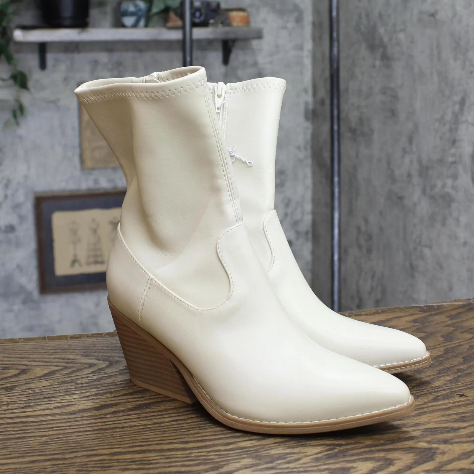 Universal Thread Women's Aubree Ankle Boots 88375051 Off White 7.5M