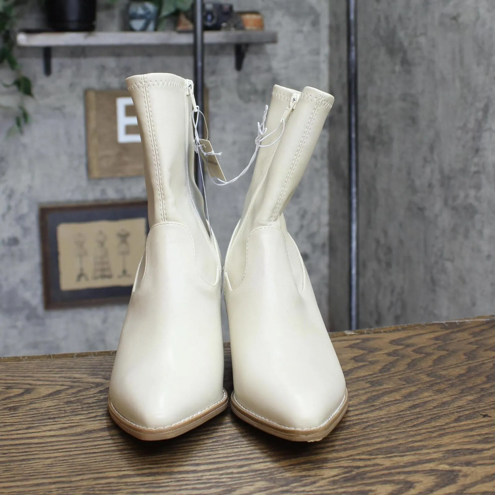 Universal Thread Women's Aubree Ankle Boots 88375051 Off White 7.5M