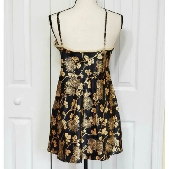Victoria's Secret VERY SEXY Lace Trim Satin Slip Flyaway Medium