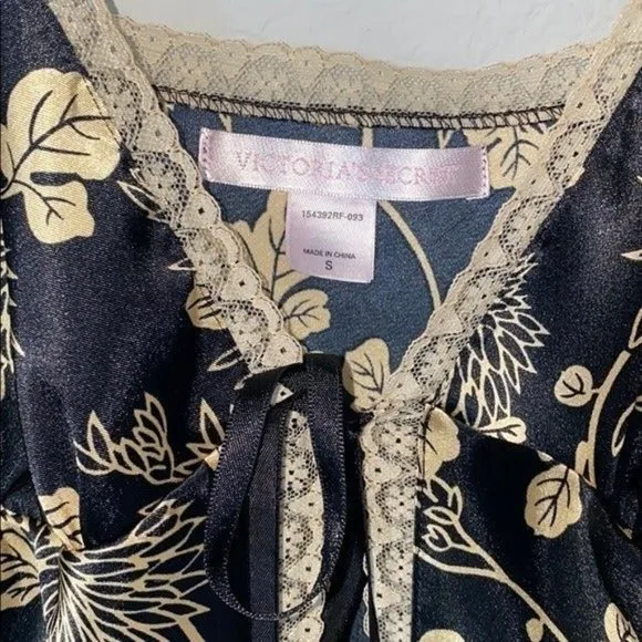 Victoria's Secret VERY SEXY Lace Trim Satin Slip Flyaway Medium